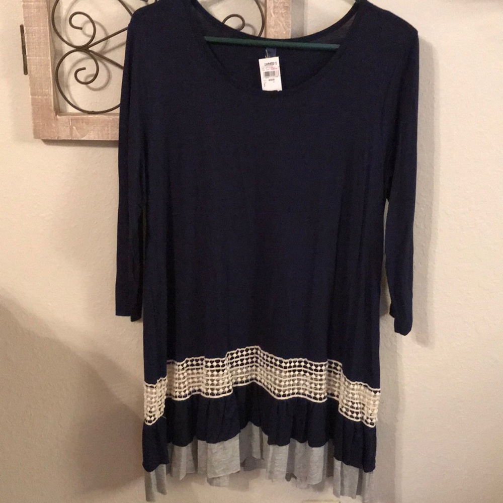 3/4-long sleeve top